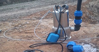 Установка дренажного насоса в Миассе - услуги от СантехДомМсс, расценки от 3135 рублей